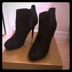 Thalia Sodi ankle booties size 8.5